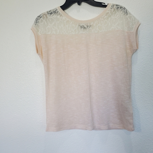 Elegant light Pink Lace Detail Top - Soft and Stylish Women's‎ Blouse" - Picture 5 of 5